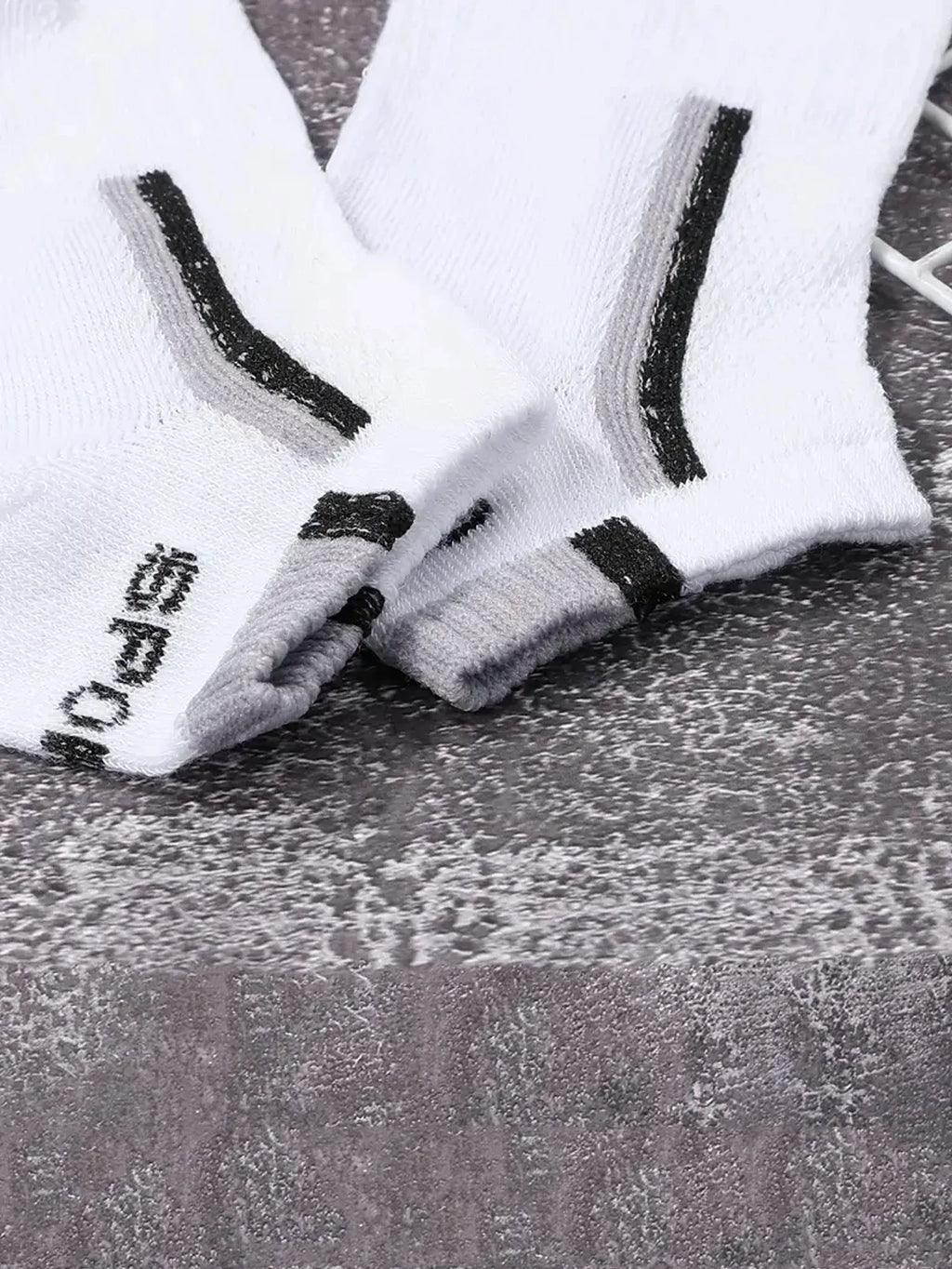 30 Pairs Men’s Ankle Socks – Breathable Mesh, Color-Block Athletic & Casual Low-Cut Socks